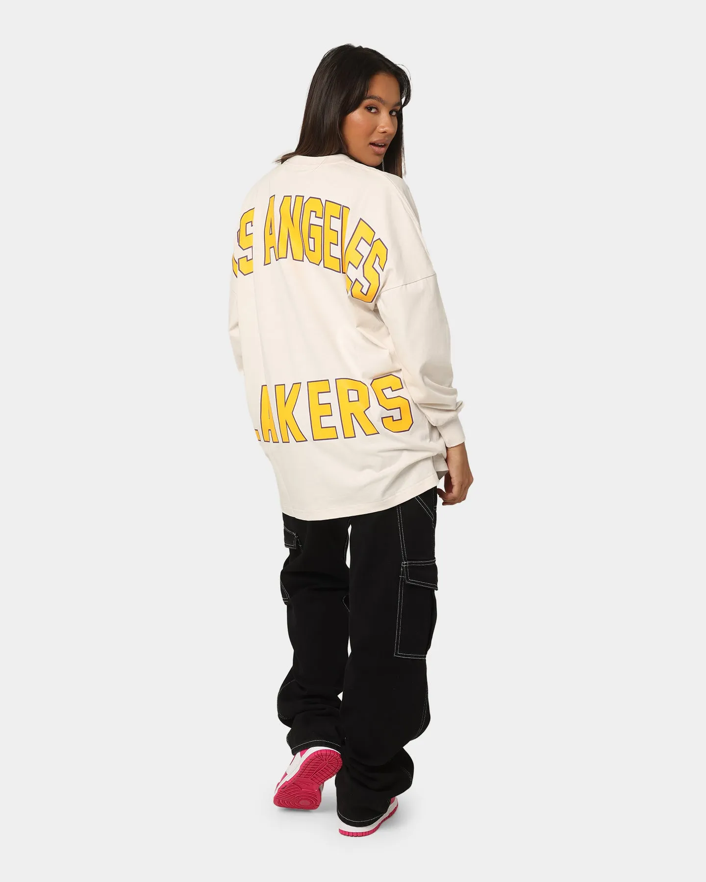 Mitchell & Ness Women's Los Angles Lakers NBA Haro Long Sleeve T-Shirt Faded White