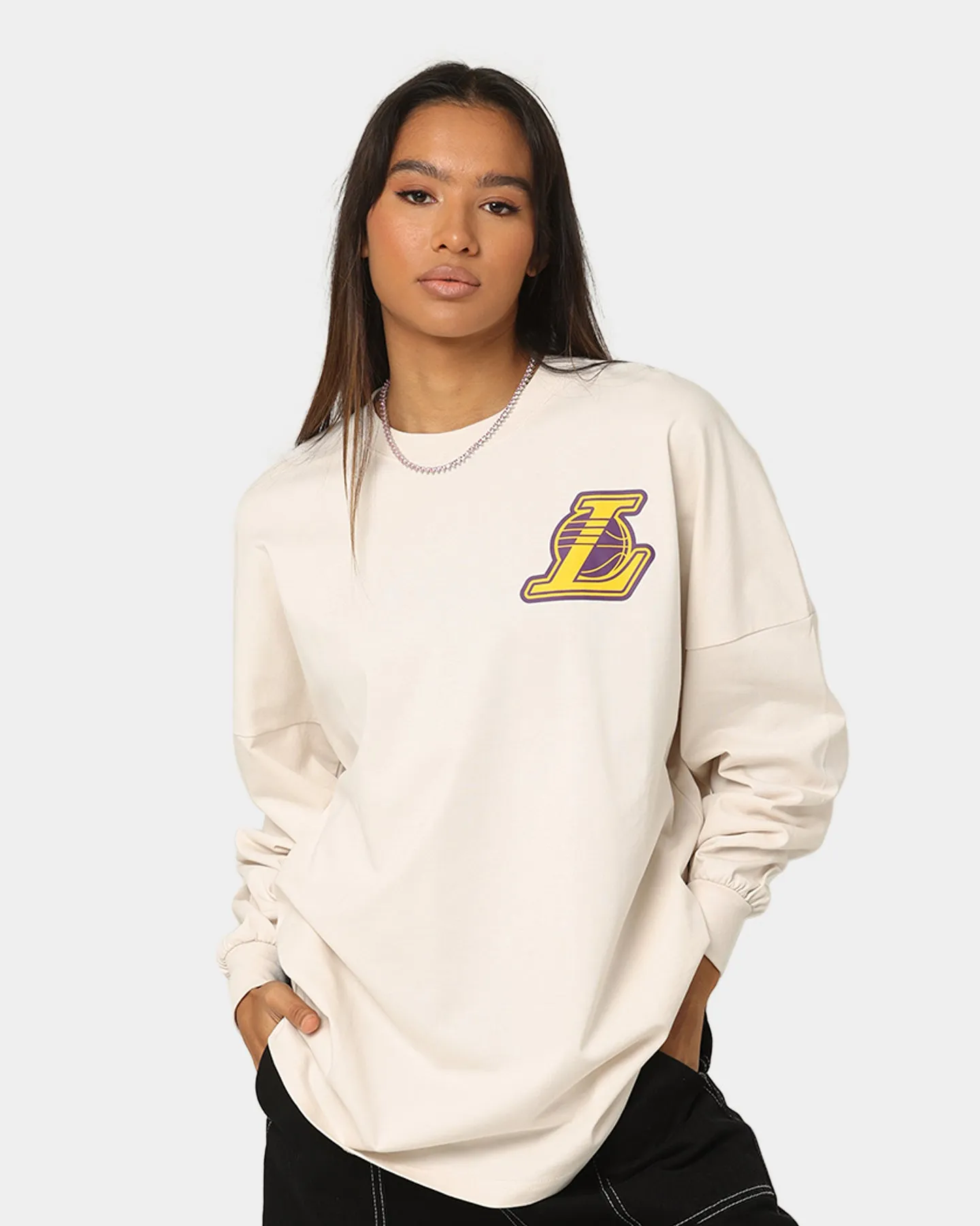 Mitchell & Ness Women's Los Angles Lakers NBA Haro Long Sleeve T-Shirt Faded White